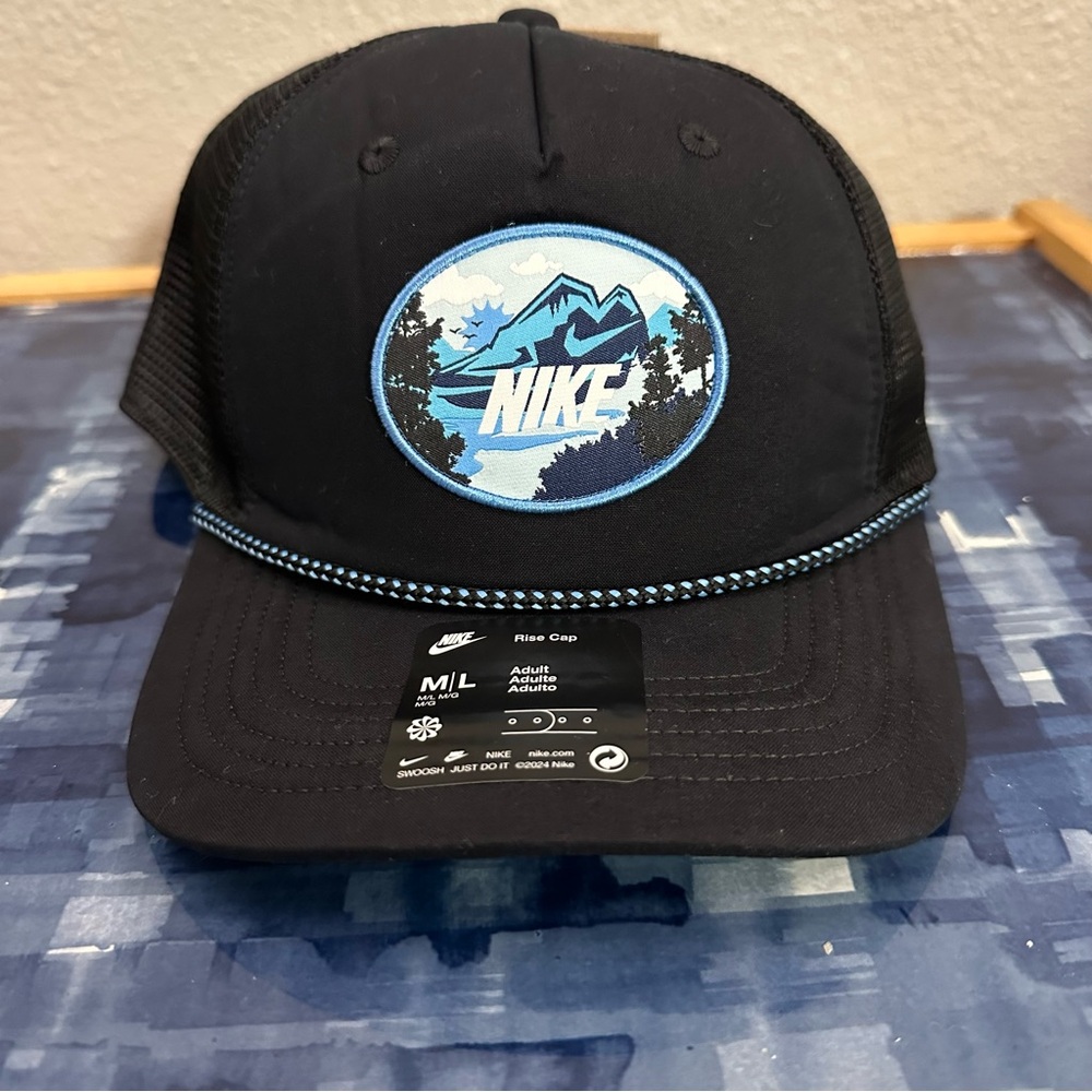 Nike Rise Structured Outdoor Trucker Hat